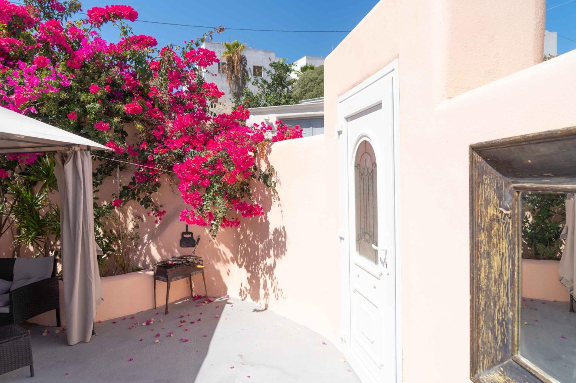 Villa Santorini Oasis- Cave House Fira  Exterior foto