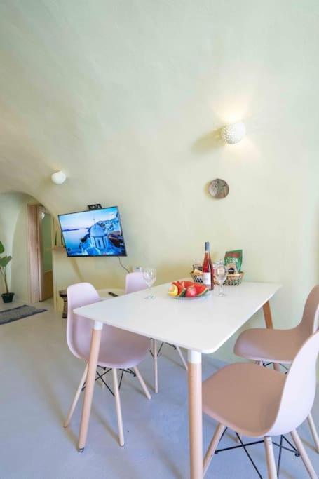 Villa Santorini Oasis- Cave House Fira  Exterior foto