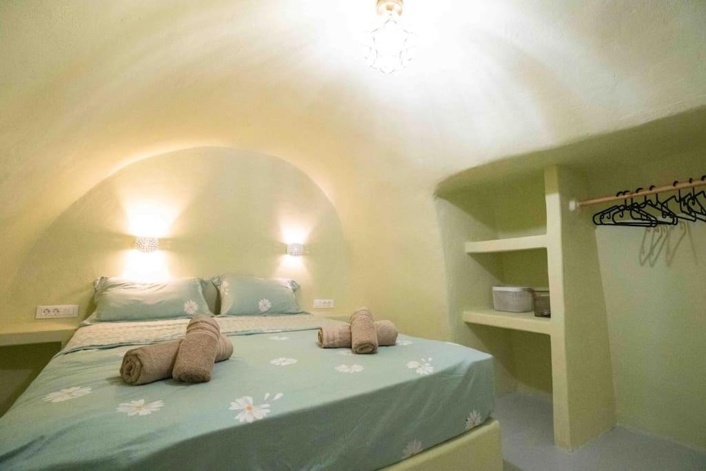 Villa Santorini Oasis- Cave House Fira  Exterior foto